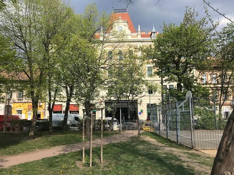 Stylish Apartment In Central Budapest - Perfect For Couples, Groups And Sightseers 0*,