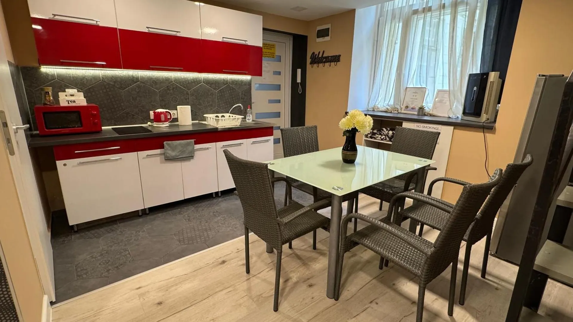 Stylish Apartment In Central Budapest - Perfect For Couples, Groups And Sightseers Hungary